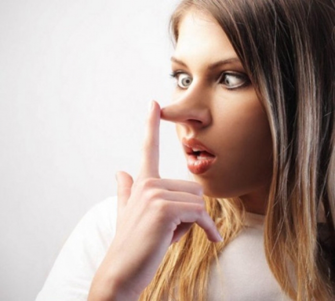 Мозг человека может привыкать к систематической лжи, — ученые