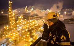 «Роснефть» в 2016 году сократила прибыль в два раза