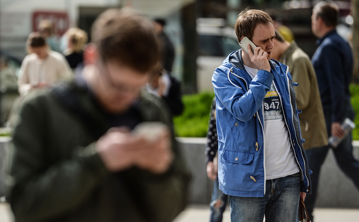 ФАС продлила для операторов сроки по снижению цен в роуминге